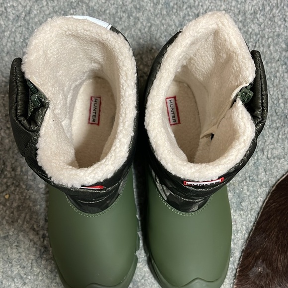 •Hunter• Snow Boots - Picture 5 of 6